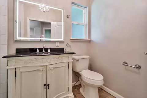 Bath - 8274 Central Ave, Orangevale, CA 95662 photo 5 of 5