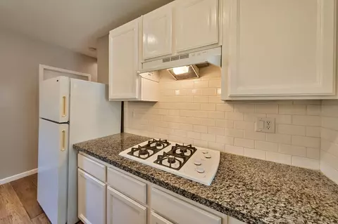 Kitchen - 8274 Central Ave, Orangevale, CA 95662 photo 8 of 11