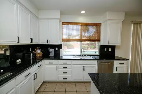 Kitchen - 4241 Glenhaven Dr, Tracy, CA 95377 photo 10 of 10