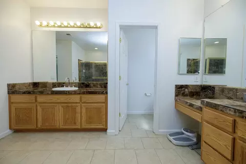 Bath - 4241 Glenhaven Dr, Tracy, CA 95377 photo 5 of 6