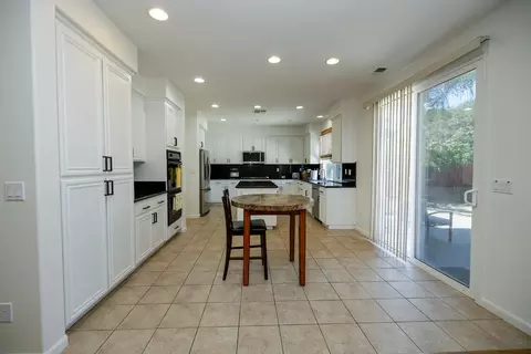 Kitchen - 4241 Glenhaven Dr, Tracy, CA 95377 photo 2 of 10