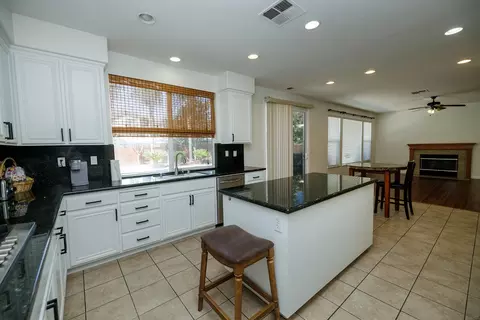 Kitchen - 4241 Glenhaven Dr, Tracy, CA 95377 photo 9 of 10