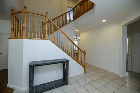 Entry Way - 4241 Glenhaven Dr, Tracy, CA 95377 photo 3 of 8