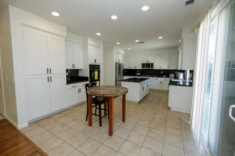 Kitchen - 4241 Glenhaven Dr, Tracy, CA 95377 photo 1 of 10