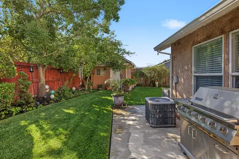 Exterior - 13562 Jasper Ct, Lathrop, CA 95330 photo 4 of 11