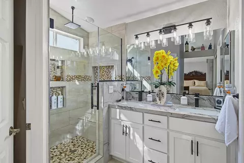 Bath - 13562 Jasper Ct, Lathrop, CA 95330 photo 1 of 9
