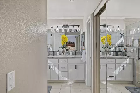 Bath - 13562 Jasper Ct, Lathrop, CA 95330 photo 3 of 9