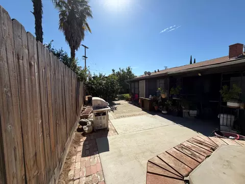 Exterior - 1671 Shirley Ct, Modesto, CA 95358 photo 4 of 5