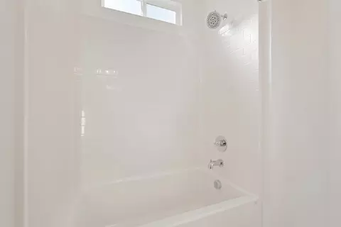 Bath - 416 Vinal Dr, Manteca, CA 95337 photo 1 of 5
