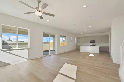 Living - 416 Vinal Dr, Manteca, CA 95337 photo 4 of 4