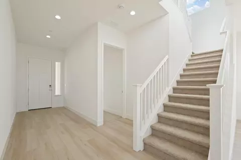 Entry Way - 416 Vinal Dr, Manteca, CA 95337 photo 2 of 2