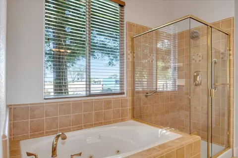 Bath - 8 Rock Ridge Ct, Copperopolis, CA 95228 photo 2 of 4