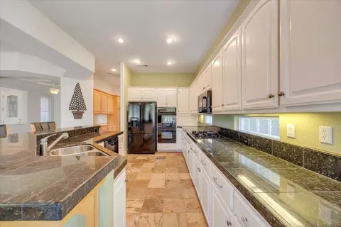 Kitchen - 8 Rock Ridge Ct, Copperopolis, CA 95228 photo 6 of 7