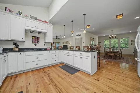 Kitchen - 14232 Sutter Creek Rd, Sutter Creek, CA 95685 photo 8 of 8