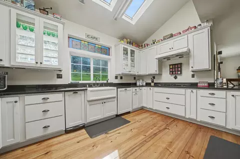 Kitchen - 14232 Sutter Creek Rd, Sutter Creek, CA 95685 photo 4 of 8