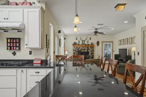 Kitchen - 14232 Sutter Creek Rd, Sutter Creek, CA 95685 photo 5 of 8