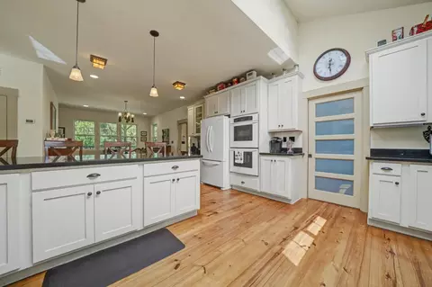 Kitchen - 14232 Sutter Creek Rd, Sutter Creek, CA 95685 photo 7 of 8