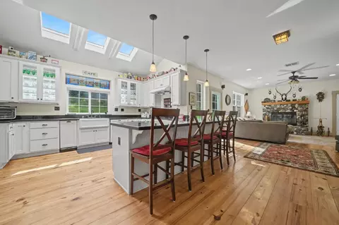 Kitchen - 14232 Sutter Creek Rd, Sutter Creek, CA 95685 photo 2 of 8