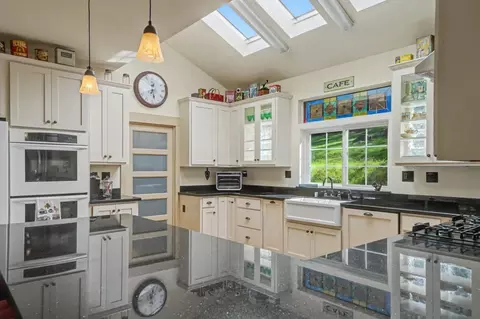 Kitchen - 14232 Sutter Creek Rd, Sutter Creek, CA 95685 photo 3 of 8