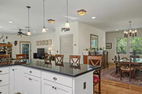 Dining - 14232 Sutter Creek Rd, Sutter Creek, CA 95685 photo 5 of 5