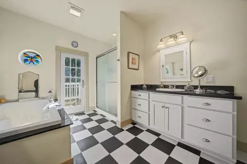 Bath - 14232 Sutter Creek Rd, Sutter Creek, CA 95685 photo 4 of 5