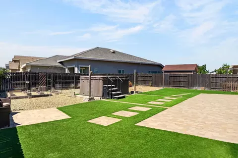 Exterior - 2013 Van Ruiten Dr, Lodi, CA 95242 photo 6 of 12