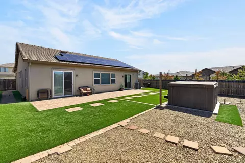 Exterior - 2013 Van Ruiten Dr, Lodi, CA 95242 photo 4 of 12