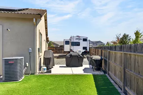 Exterior - 2013 Van Ruiten Dr, Lodi, CA 95242 photo 8 of 12