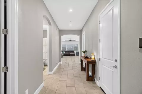 Entry Way - 2013 Van Ruiten Dr, Lodi, CA 95242 photo 3 of 8