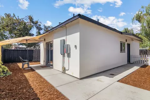 Exterior - 613 Summit Ct, Modesto, CA 95357 photo 8 of 10