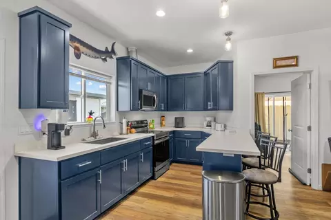 Kitchen - 613 Summit Ct, Modesto, CA 95357 photo 4 of 4