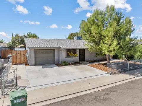Exterior - 613 Summit Ct, Modesto, CA 95357 photo 4 of 10