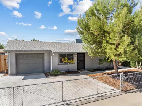Exterior - 613 Summit Ct, Modesto, CA 95357 photo 3 of 10