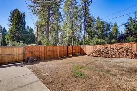 Exterior - 134 Empire St, Grass Valley, CA 95945 photo 5 of 8