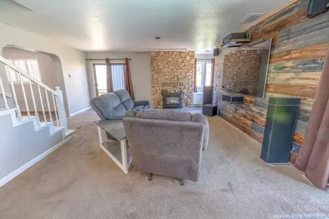 Living - 2760 Brooks Ct, Turlock, CA 95382 photo 7 of 8