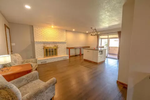 Living - 2760 Brooks Ct, Turlock, CA 95382 photo 1 of 8