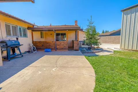 Exterior - 2760 Brooks Ct, Turlock, CA 95382 photo 6 of 13