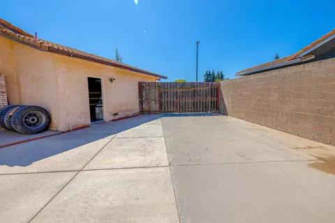 Exterior - 2760 Brooks Ct, Turlock, CA 95382 photo 9 of 13