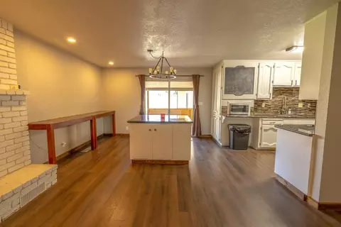 Living - 2760 Brooks Ct, Turlock, CA 95382 photo 2 of 8