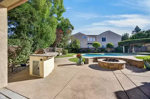 Exterior - 3824 Gresham Ln, Sacramento, CA 95835 photo 9 of 12