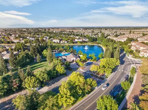 View/Area - 3824 Gresham Ln, Sacramento, CA 95835 photo 4 of 6