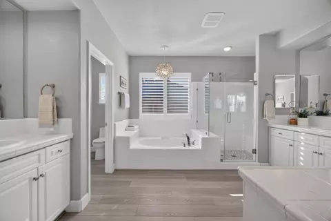 Bath - 3824 Gresham Ln, Sacramento, CA 95835 photo 7 of 10