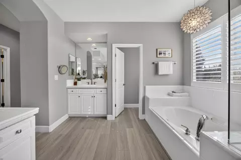 Bath - 3824 Gresham Ln, Sacramento, CA 95835 photo 10 of 10
