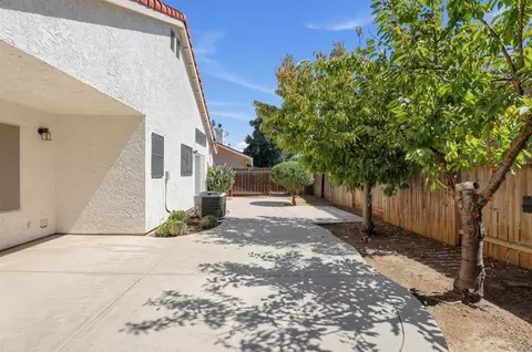 Exterior - 1732 Nighthawk Way, Modesto, CA 95358 photo 8 of 10