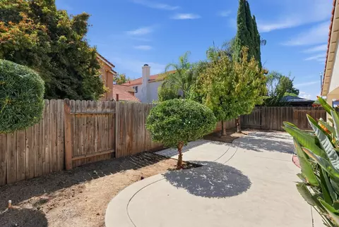 Exterior - 1732 Nighthawk Way, Modesto, CA 95358 photo 9 of 10