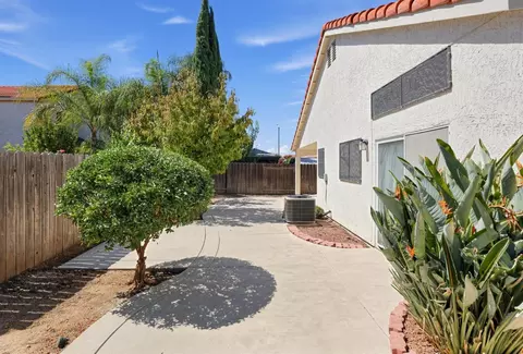 Exterior - 1732 Nighthawk Way, Modesto, CA 95358 photo 7 of 10