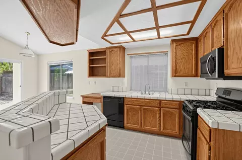 Kitchen - 1732 Nighthawk Way, Modesto, CA 95358 photo 1 of 2