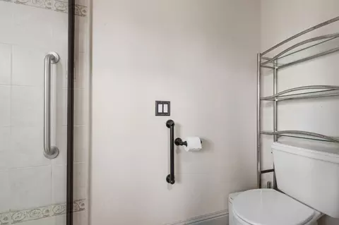 Bath - 4221 Copper Creek Dr, Modesto, CA 95355 photo 4 of 6
