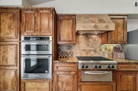 Kitchen - 4221 Copper Creek Dr, Modesto, CA 95355 photo 5 of 7