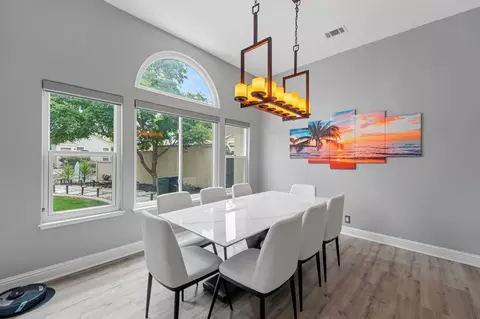 Dining - 4221 Copper Creek Dr, Modesto, CA 95355 photo 2 of 5